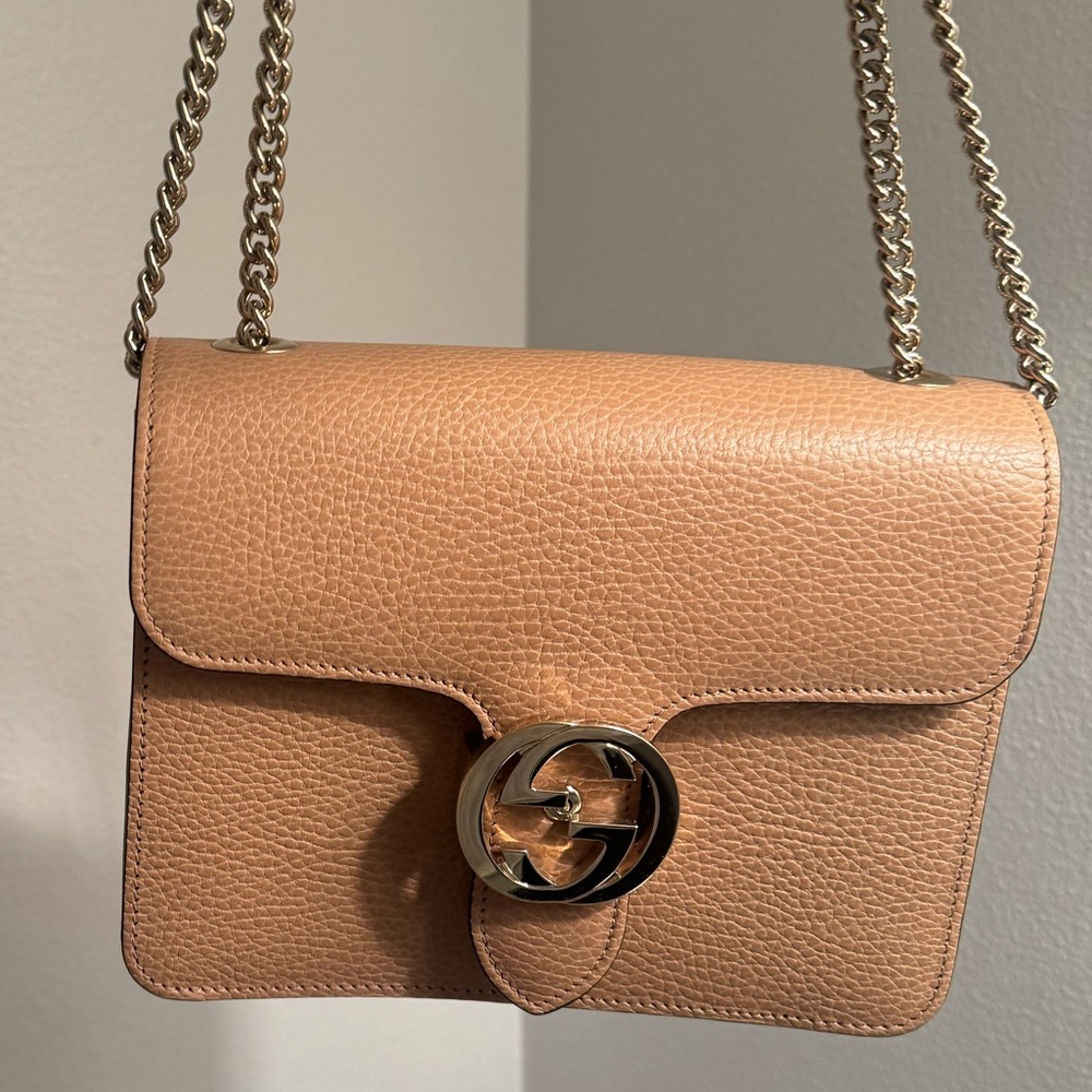Gucci bag. Used twice. In PERFECT CONDITIONS.